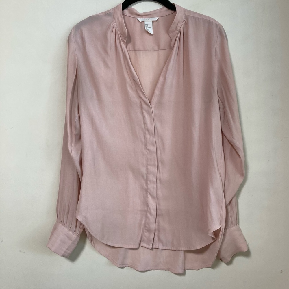 H&M Powder Pink V-Neck Button Up Collarless Blouse